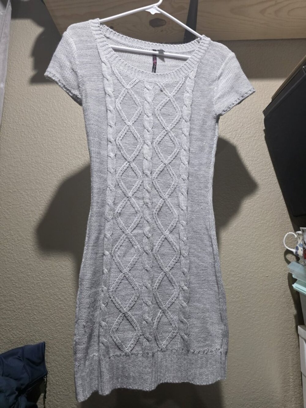Made For Me To Look Amazing Cable Knit Gray Dress Women's Medium Short Sleeve